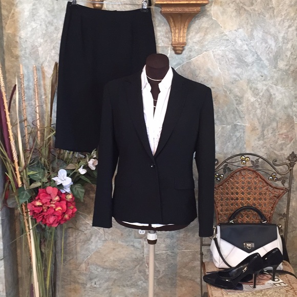 Jones New York Dresses & Skirts - Jones New York 🌹 2 piece suit skirt jacket blazer